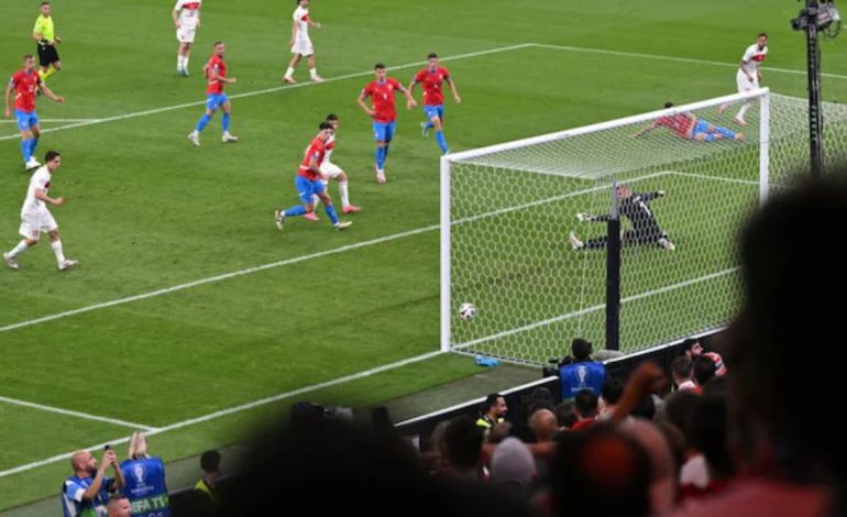 VIDEO/ Turqia ia del me vuajtje, fiton në fund përballë Çekisë dhe arrin në 1/8-at