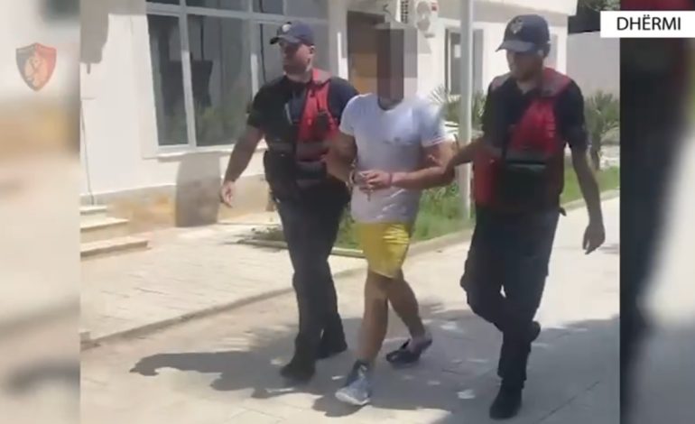 Kokainë, ekstazi, GHB dhe poppers/ Bie në pranga 32-vjeçari nga Estonia, dyshohet se i shiste në lokalet e natës në Dhërmi