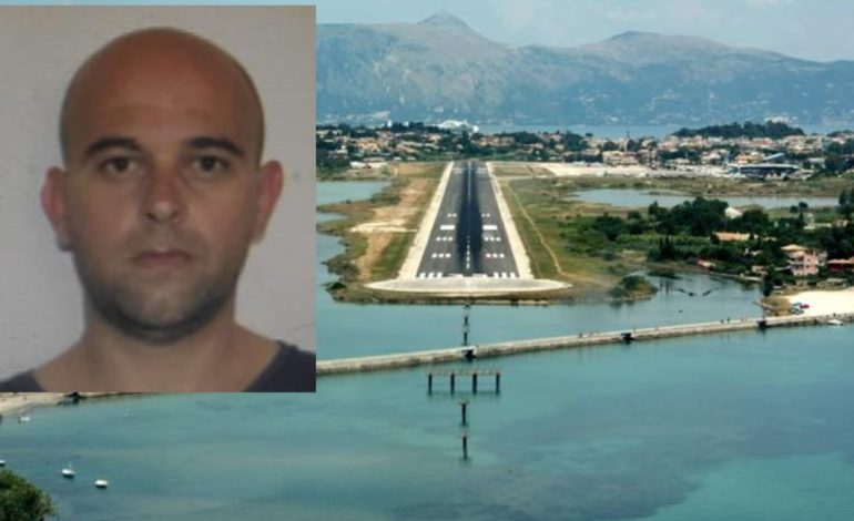 DETAJET/ Në tentativë për t’u arratisur drejt Anglisë, si policia arrestoi vrasësin e recepsionistit në Dhërmi, në aeroportin e Korfuzit