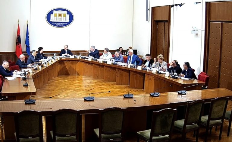 Vijon përplasja Salianji-Gogu në “TIMS”/ Socialisti: Hidhni në votim kërkesën e Rrumbullakut! Kryetari i komisionit: Po manipulon, s’mund të lë të thuash të pavërteta