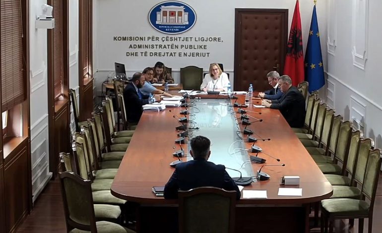 Hidhet shorti në Komisionin e Ligjeve, zgjidhen kandidatët për anëtarë në KLP dhe KLGJ