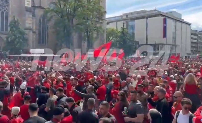 (VIDEO) “Pushtim i kuq”, mediat në Itali i bëjnë jehonë spektaklit të tifozëve “Kuq e Zi” në Dortmund