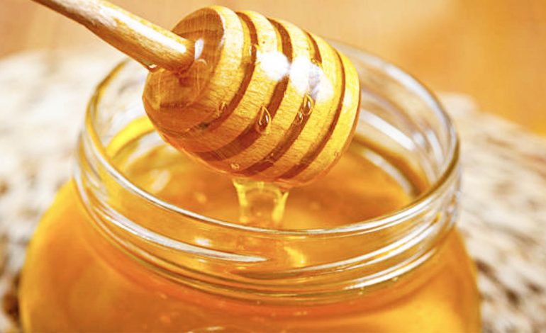 Mjaltë me Kripë – Kombinimi Magjik për Gjumë të Qetë