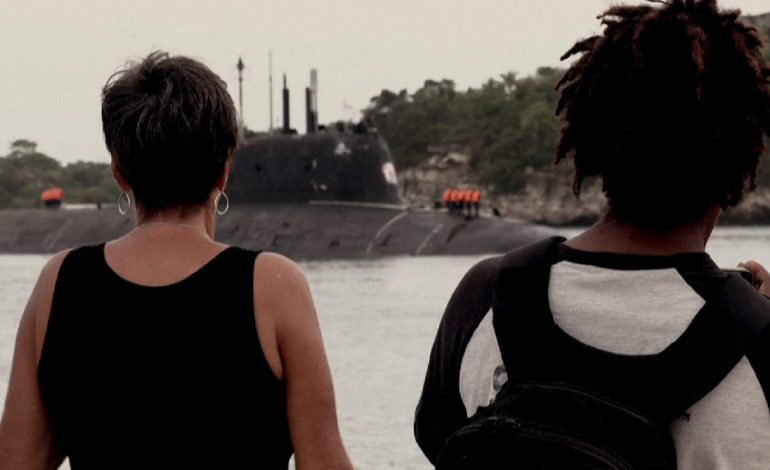 Nëndetësja luftarake ruse me shoqërueset, ankorohet në portin e Havana në Kubë (fotot)