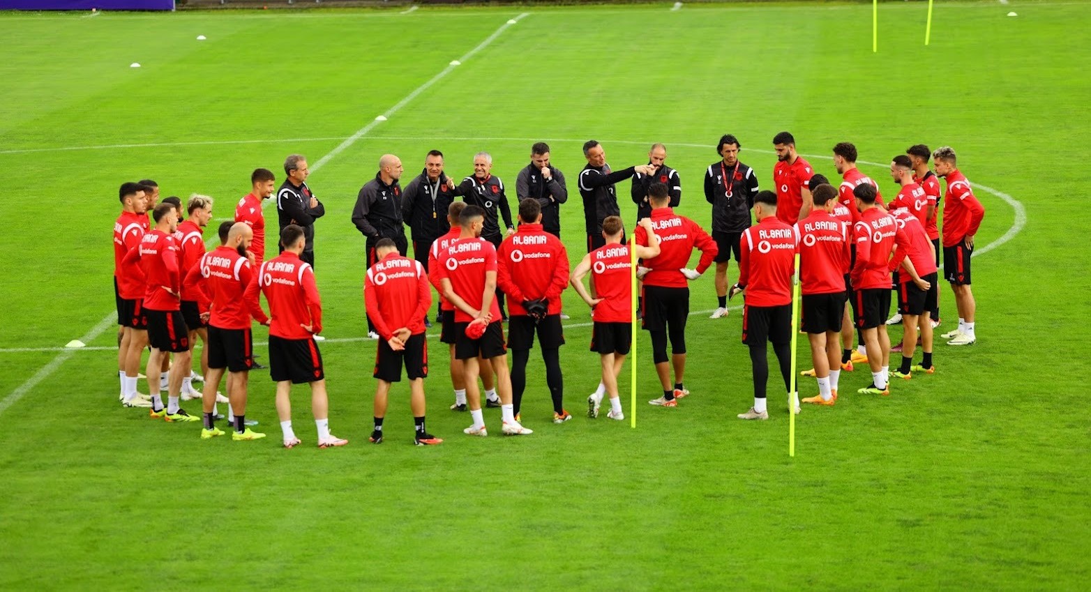 EURO 2024 / Njihuni me programin e Kombëtares në ditën e parë të grumbullimit në Kaiserau