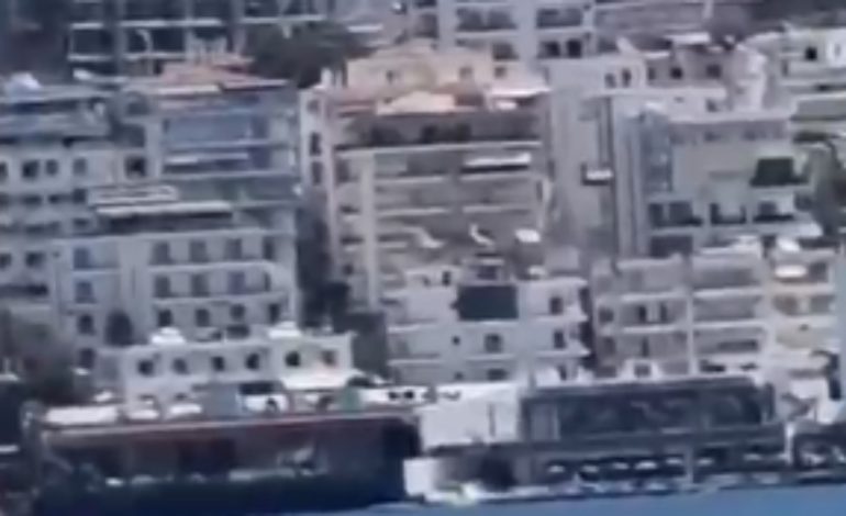 Përfshihet nga flakët kompleksi i pallateve në Sarandë, tre mjete zjarrfikëse neutralizojnë zjarrin