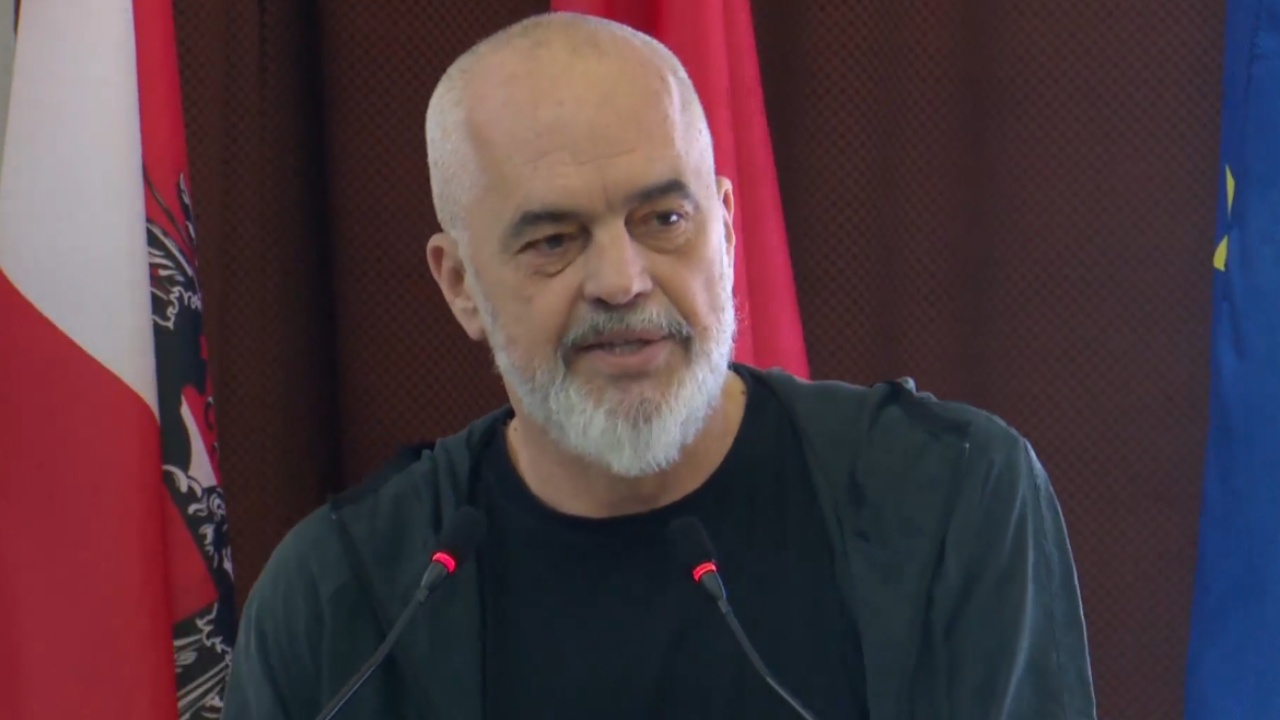 “Lojë mashtruese që ka dëmtuar disa persona”/ Rama thirrje qytetarëve: Bëni kujdes nëse merrni mesazhe në emër të personave publikë verifikoni…