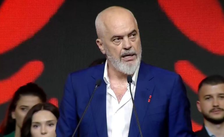 “U mbars mali polli një mi”, Rama kritikëve për investigimin e RAI-t: Është koha e daljes së shpirtit të së keqes që mpaket e çirret