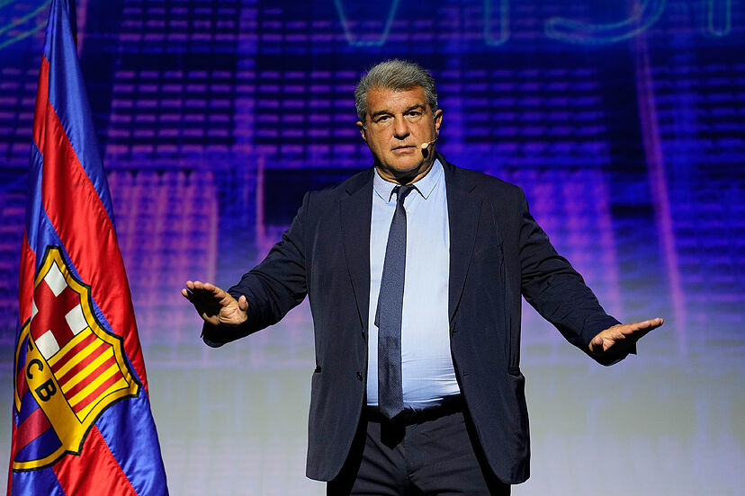 A do afrohen këta dy lojtarë te Barcelona, Laporta i prerë: Nuk bëjmë prurje të bujshme