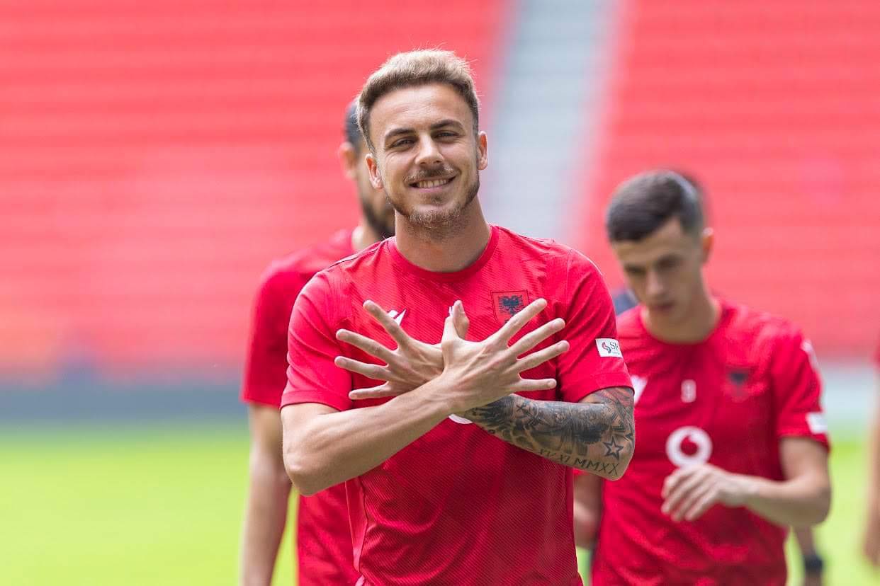 FOTO/ Italia i vihet pas Seferit, 3 ekipe nga Serie A kërkojnë sulmuesin kuqezi, emri i del edhe në Angli
