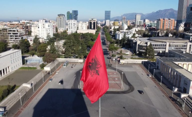 Turistët sollën 788 milionë euro/ Vetëm në tre muajt e parë të 2024, rritja me 28% në krahasim me 2023