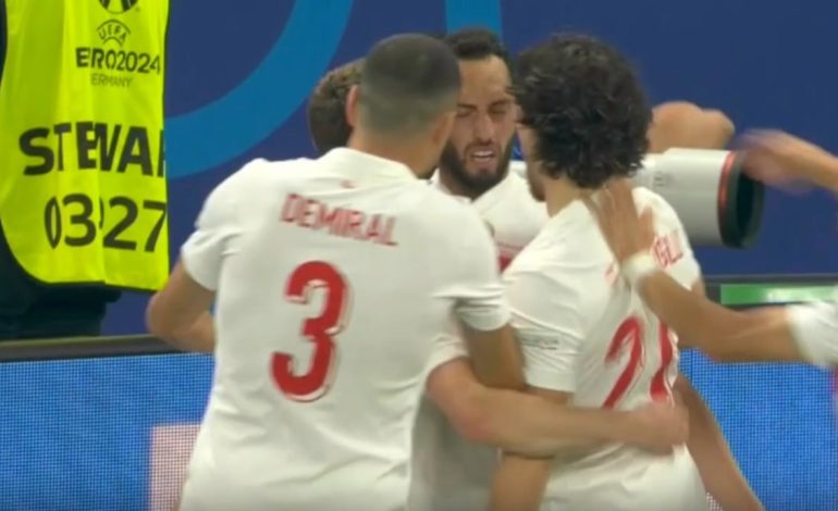 LIVE ÇEKI-TURQI/ Spërthen festa turke, Calhanoglu kalon në avantazh skuadrën e Montellës (VIDEO)