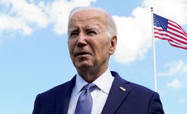 Presidenti Biden plan të ri që mbron nga dëbimi individët e martuar me amerikanë