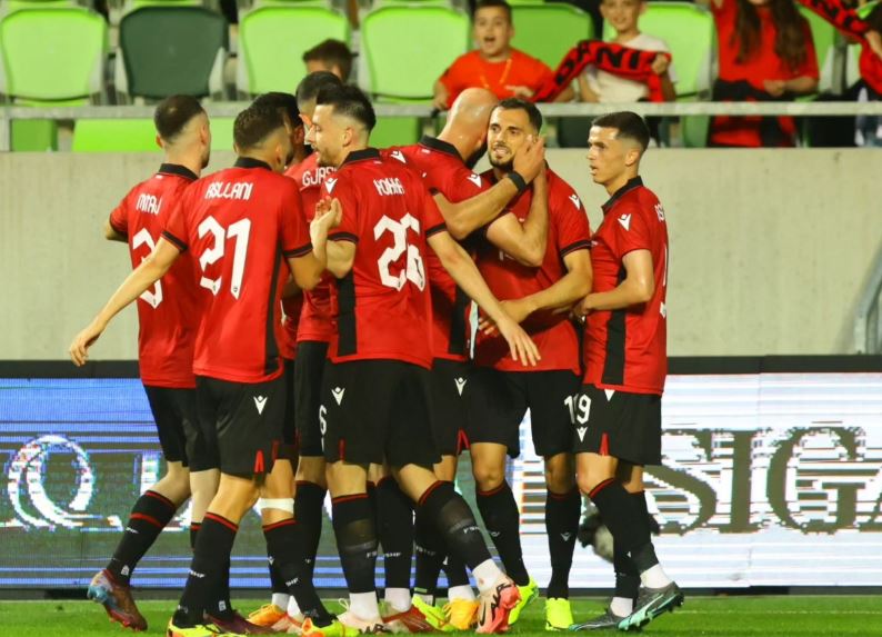 LIVE/ Goli i 3-të, Shqipëria thellon shifrat, realizon Muçi (VIDEO)