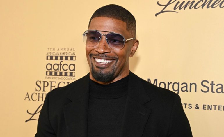 “Ika për 20 ditë”/ Pas një viti, aktori Jamie Foxx ndan detaje nga kriza e rëndë shëndetësore