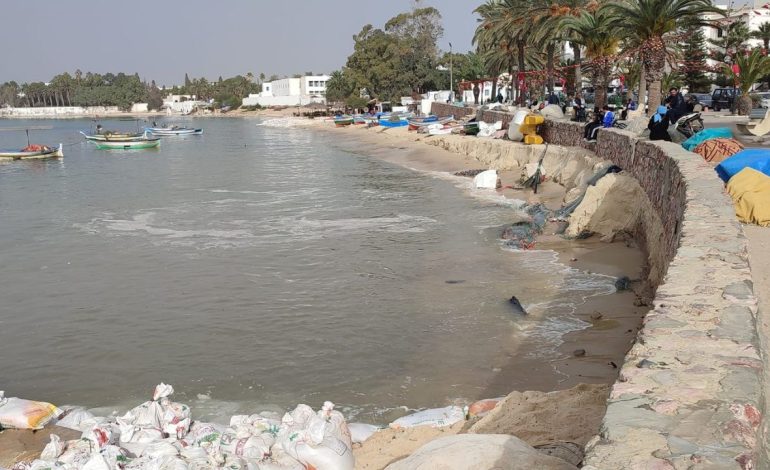 Deti përpin rërën në Tunizi, përpjekje të dëshpëruara për të ndaluar erozionin