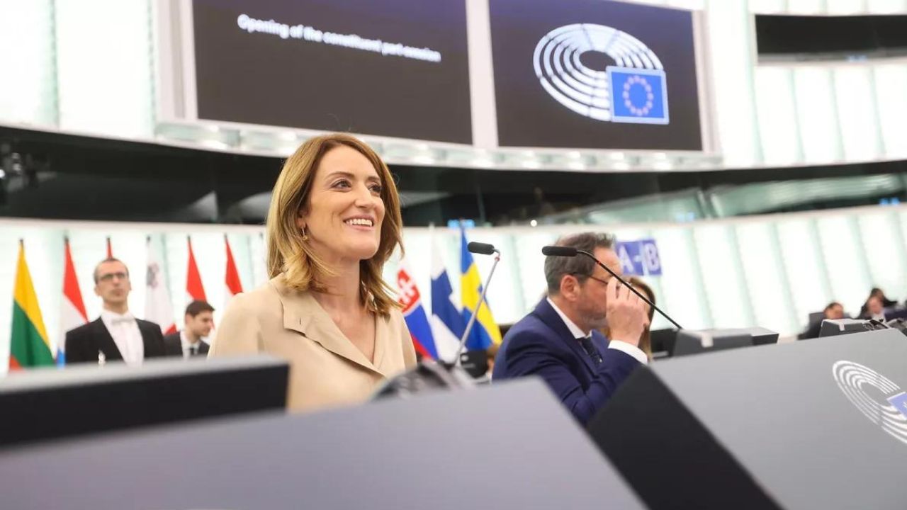 Pakti mes të majtëve dhe PPE-së, Roberta Metsola rizgjidhet Presidente e Parlamentit Europian