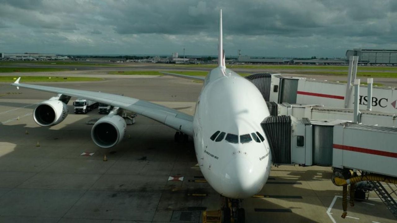 Kaos në aeroportet amerikane dhe evropiane, vonesa dhe anulime të fluturimeve pas ndërprerjeve në sistemet e IT-së