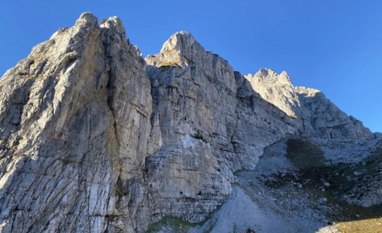 Mbetën të bllokuar në Alpe, shpëtohen tre alpinistët nga Kosova, nxirret trupi i pajetë i 30-vjeçarit
