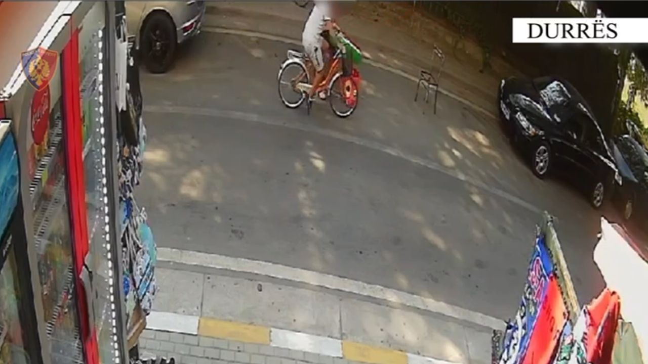 Pamjet/ Xhiro me biçikletë, 32-vjeçar u vjedh varëset qytetareve në Kavajë