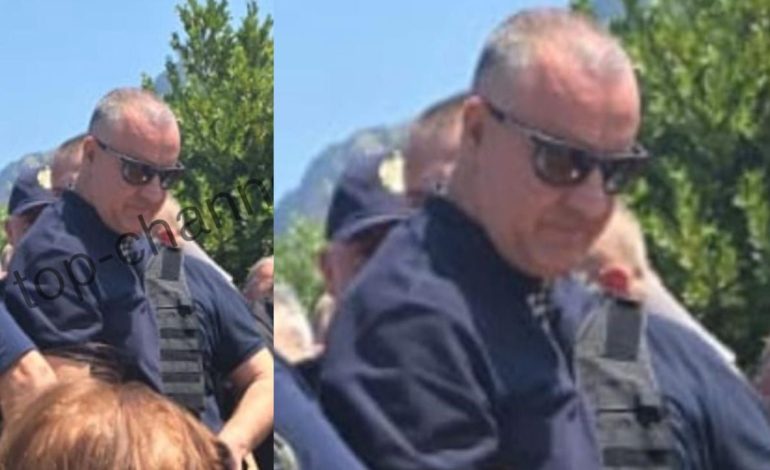 Ekskluzive/ Tufina në shtetrrethim, Dritan Dajti me qindra policë në varrimin e nënës