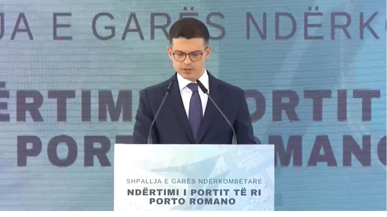 Pret emërimin si ministër i Mbrojtjes, Pirro Vengu në fjalimin e fundit si drejtori i Portit të Durrësit: Me hovin që ka marrë vendi, Porto Romano…