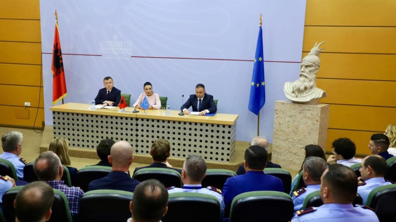 Ervin Hoxha merr detyrën si Ministër i Brendshëm! Liston prioritetet: Ligji i ri i Policisë së Shtetit, reformë e thellë…