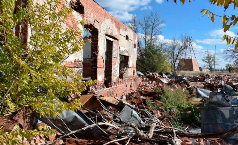 Bilanc i frikshëm viktimash në SHBA! Hetimi: Të paktën 973 fëmijë amerikanë humbën jetën në shkollat ​​shtetërore me konvikt