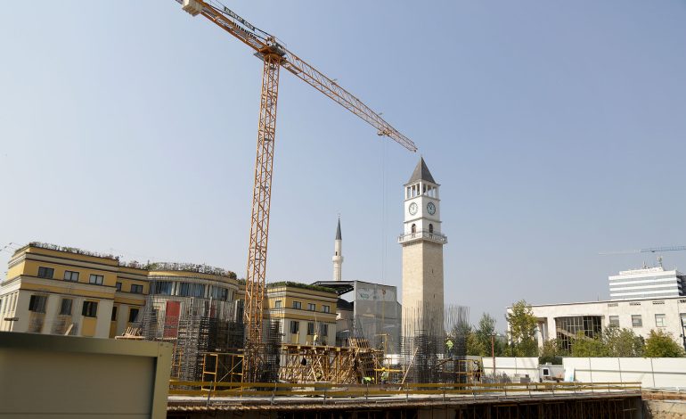 Një në katër familje jeton në banesa të vogla dhe të mbipopullurara