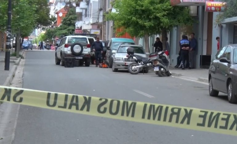 Përplasja e bandave në Elbasan, C4 që do kishte shkaktuar masakër në treg! Çfarë rrëfeu shënjestra: Isha postieri, shënjestra…