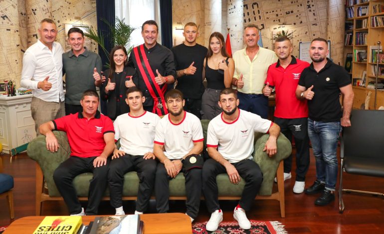 Veliaj pret skuadrën Olimpike të Tiranës: Investimet në sport po sjellin masivizim/ Luiza Gega: Bashkia e Tiranës, një derë e hapur për sportistët