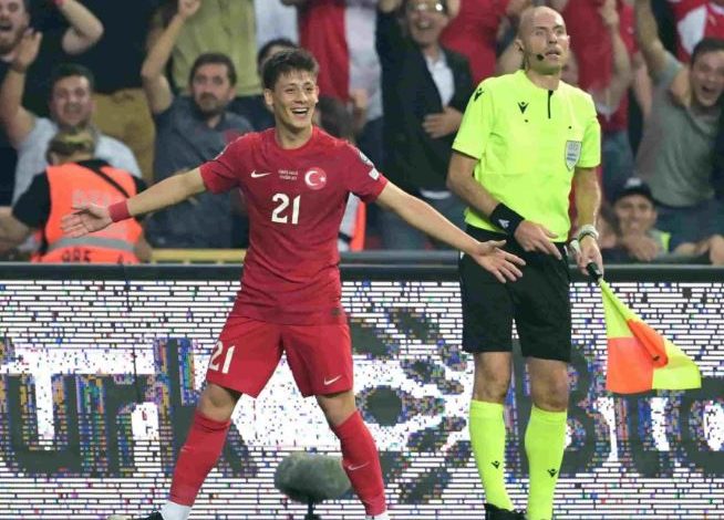 Turqia, flet Guler: Vazhdojmë rrugëtimin tonë, kjo skuadër do gjysmëfinalen