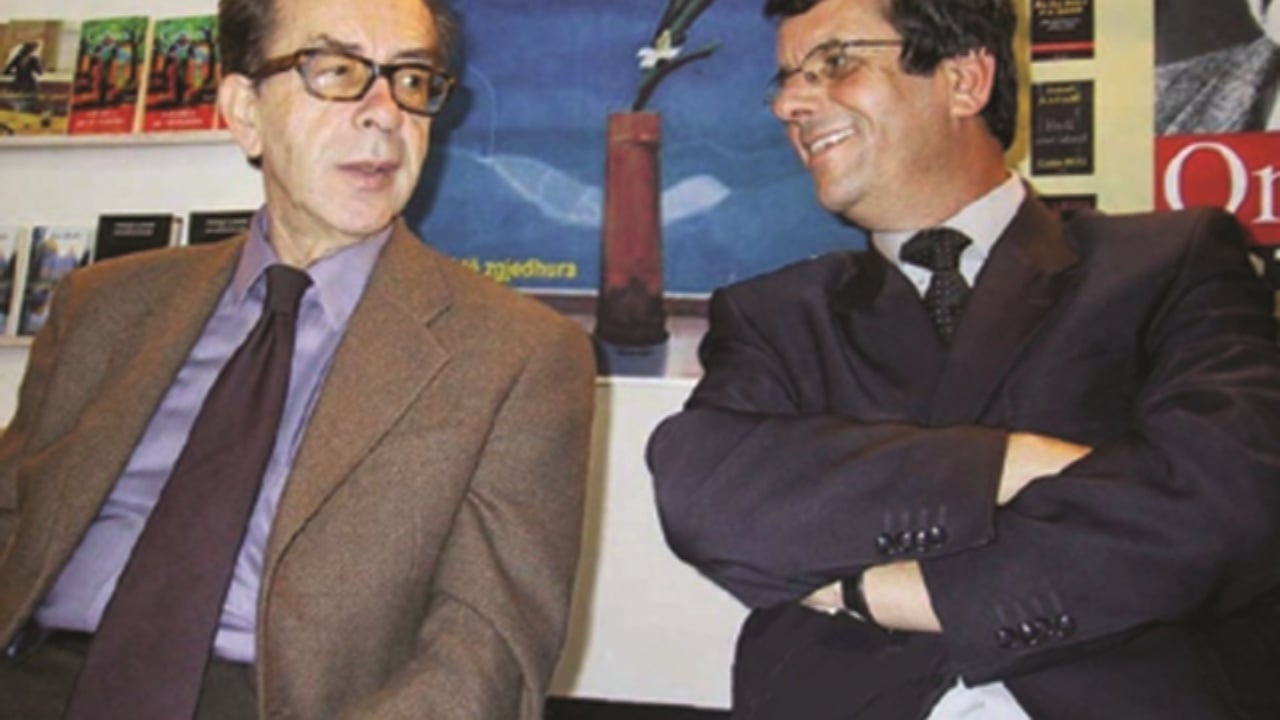“Vdekjen tënde e lexova ndër rreshta”/ Botuesi Bujar Hudhri i jep lamtumirën Ismail Kadaresë: Nuk mund ta harroj tronditjen e asaj dite kur i kishe mbushur mendjen Helenës…