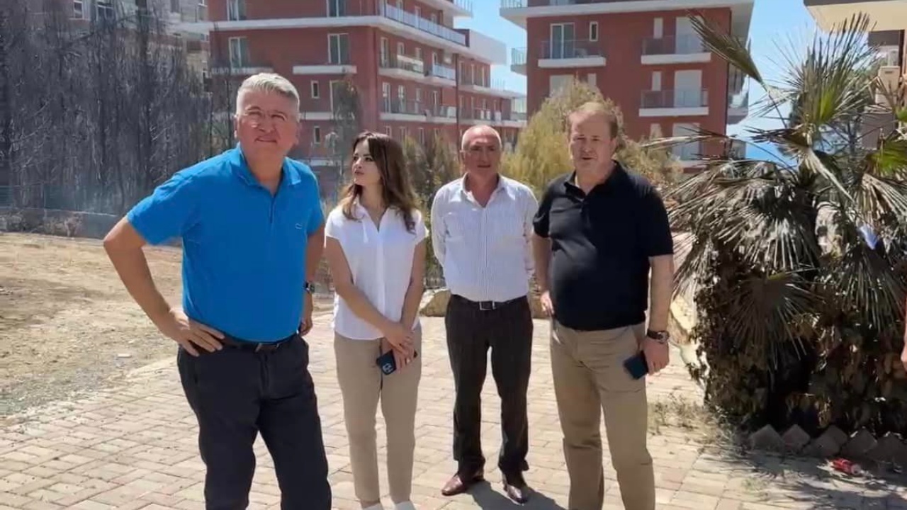 “Shëngjini po digjet, ju…”, deputeti i PD tregon pse hipi mbi karrige në seancën e Kuvendit: Doja tu kërkoja ministrave të bënin mbledhje urgjente për zjarret