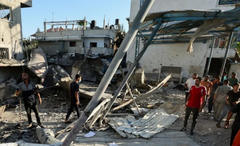 Izraeli sulme ajrore drejt shkollës së OKB-së në Gaza, raportohet për 16 të vdekur dhe dhjetëra të plagosur