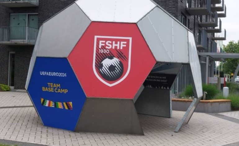 Supervizori i Kombëtares në telashe, dyshohet se kreu akt me punonjësen në Dortmund