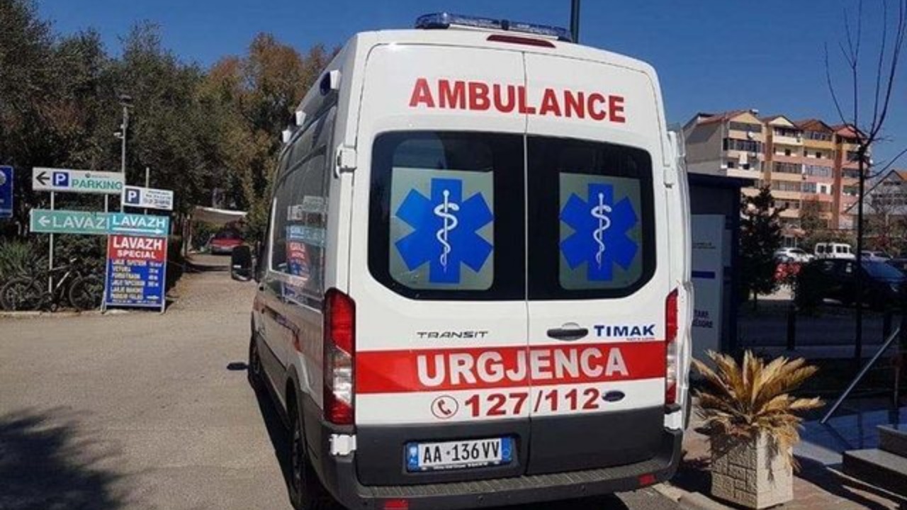 Aksident me vdekje në rrugën Plepa-Kavajë, makina përplas 63-vjeçarin dhe largohet nga vendi i ngjarjes