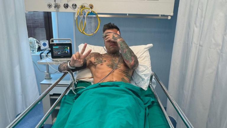 Fedez shtrohet me urgjencë në spital:Më mirë të humbasësh disa njerëz sesa t’i gjesh