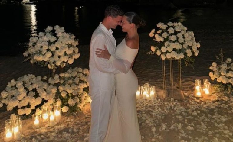 Pavard zgjedh Sarandën për t’i propozuar të fejuarës së tij: Ajo tha “PO” (FOTO)