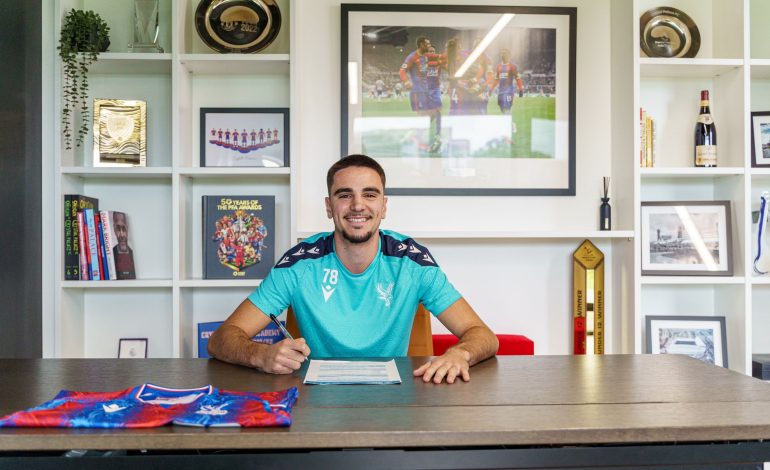 Talenti shqiptar nënshkruan në Premier League, kontratë për dy vite