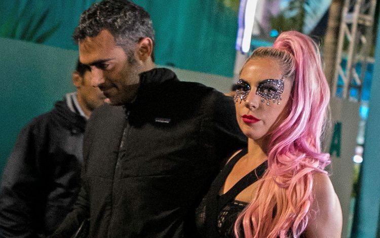 Surprizëëë! Fejohet këngëtarja e njohur/ Shumë shpejt drejt martesës