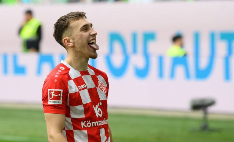 Lojtari shqiptar i Mainz në “lupën” e Premier League, Grudën e kërkojnë në Angli