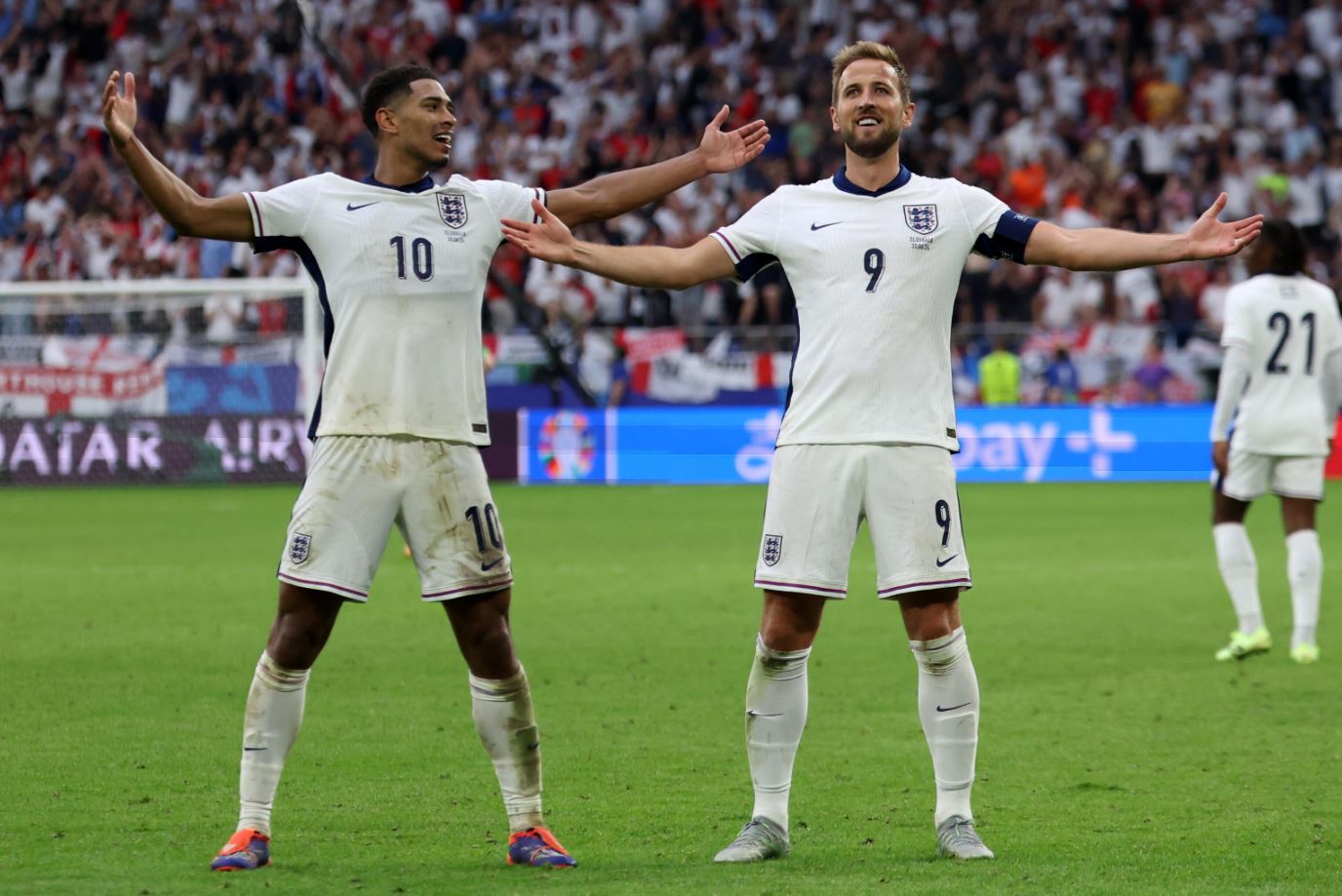 “Po mendonim ta hiqnim”, Southgate tregon prapaskenat me Bellingham, “përkëdhel” edhe Harry Kane
