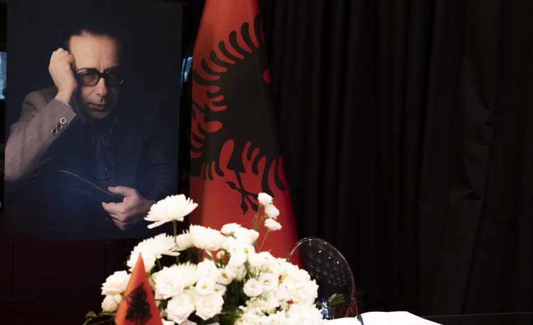 Lamtumirë Kadare! Shkrimtari më i madh shqiptar përcillet me nderime