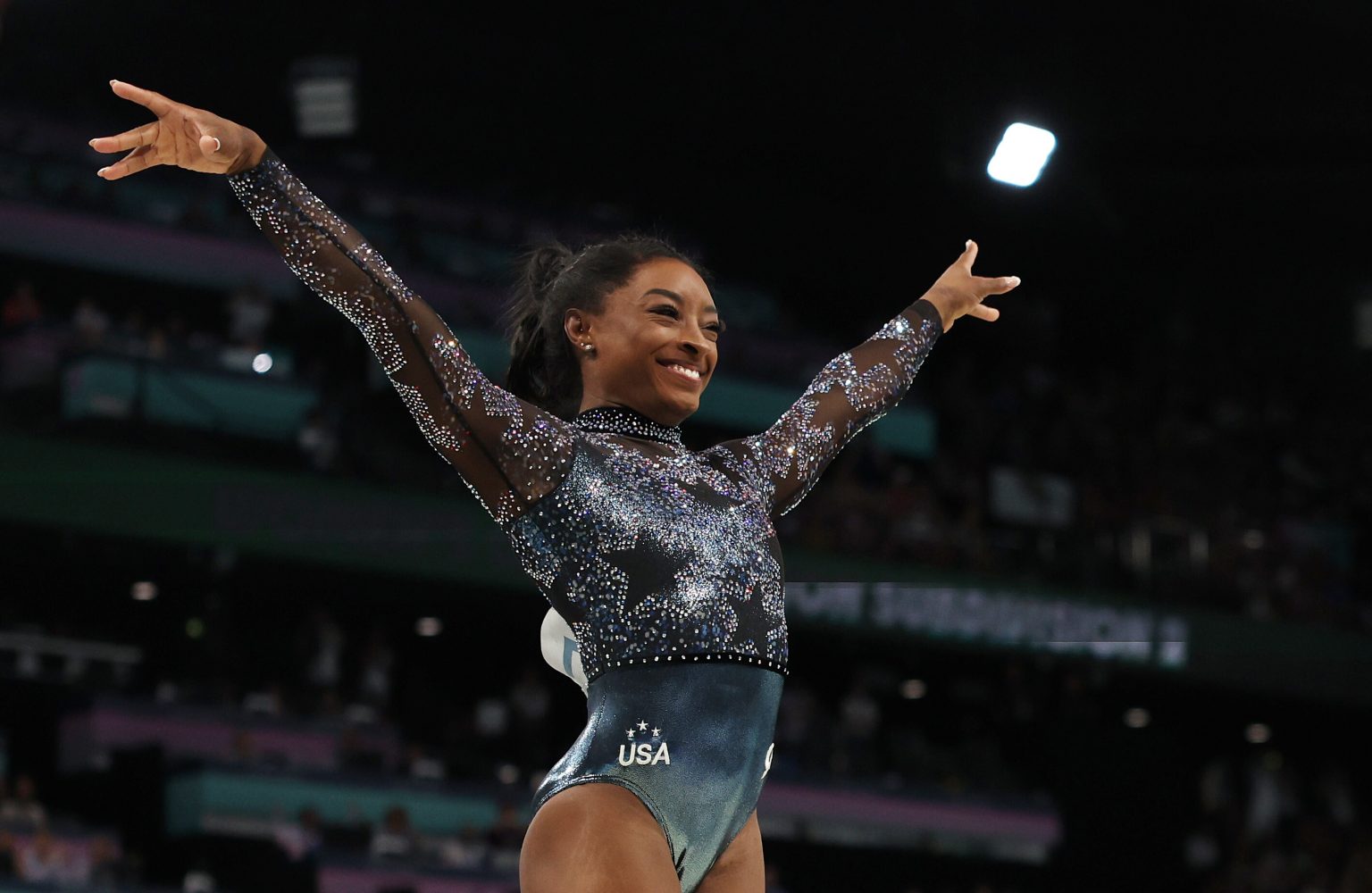 Me 6.000 kristale Swarovski, gjimnastja amerikane rrëmbeu medalje ari olimpike