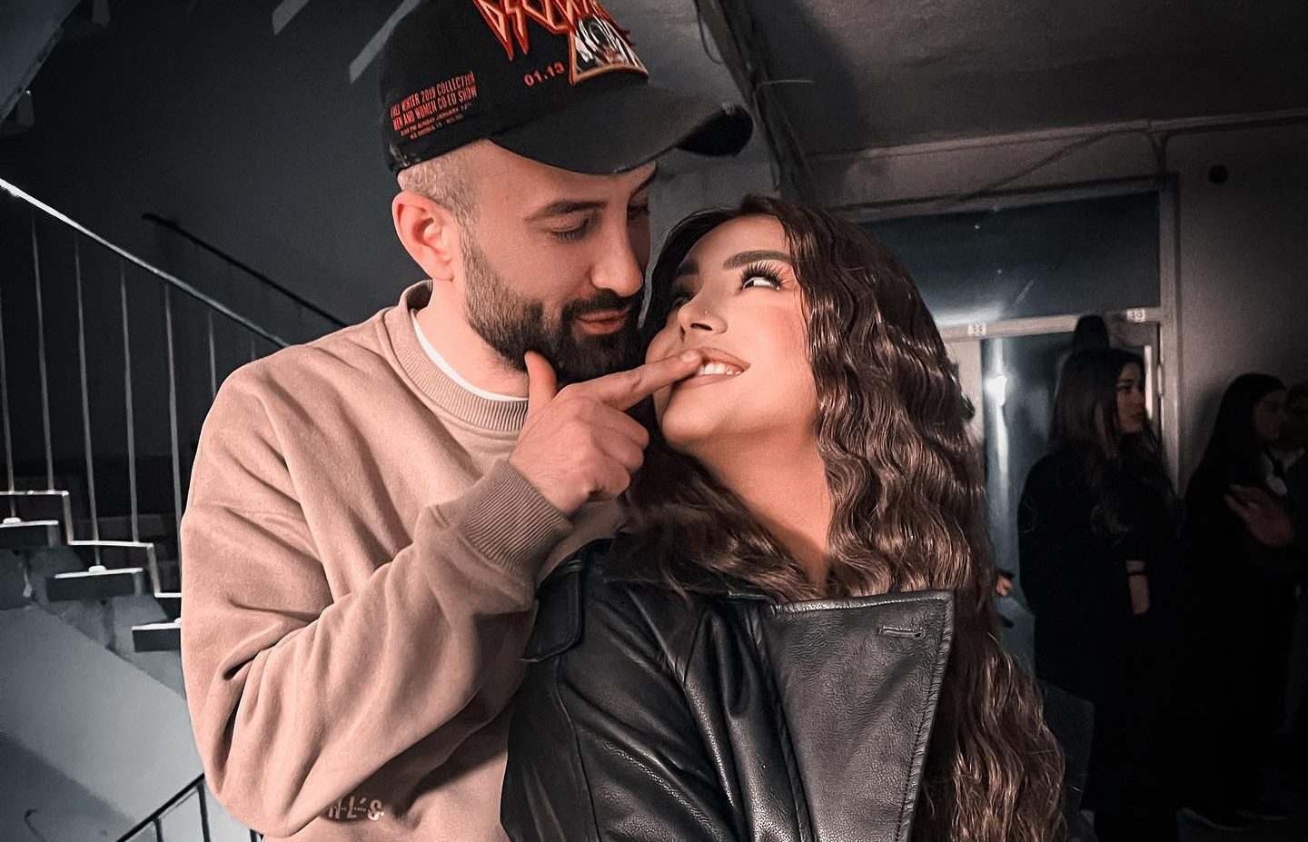 “Më fal”/ Fifi i bën një dedikim të veçantë partnerit për ditëlindje