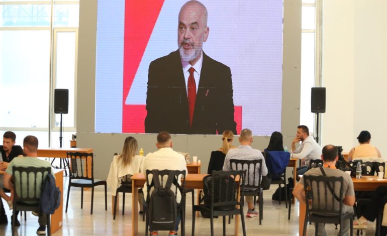 Edi Rama riformaton qeverinë dhe kryesinë e Kuvendit