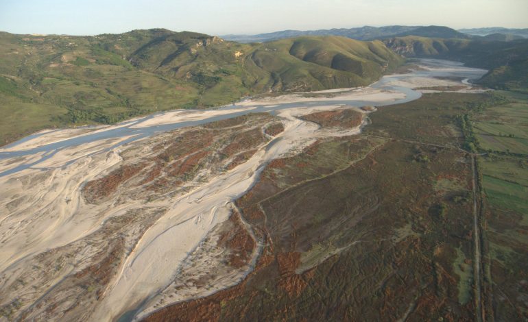 Gjykata e Apelit konfirmon anulimin e hidrocentralit të Poçemit në Vjosë