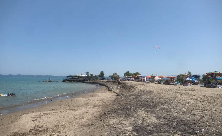 Plazhi i Durrësit ku koha ka ndalur