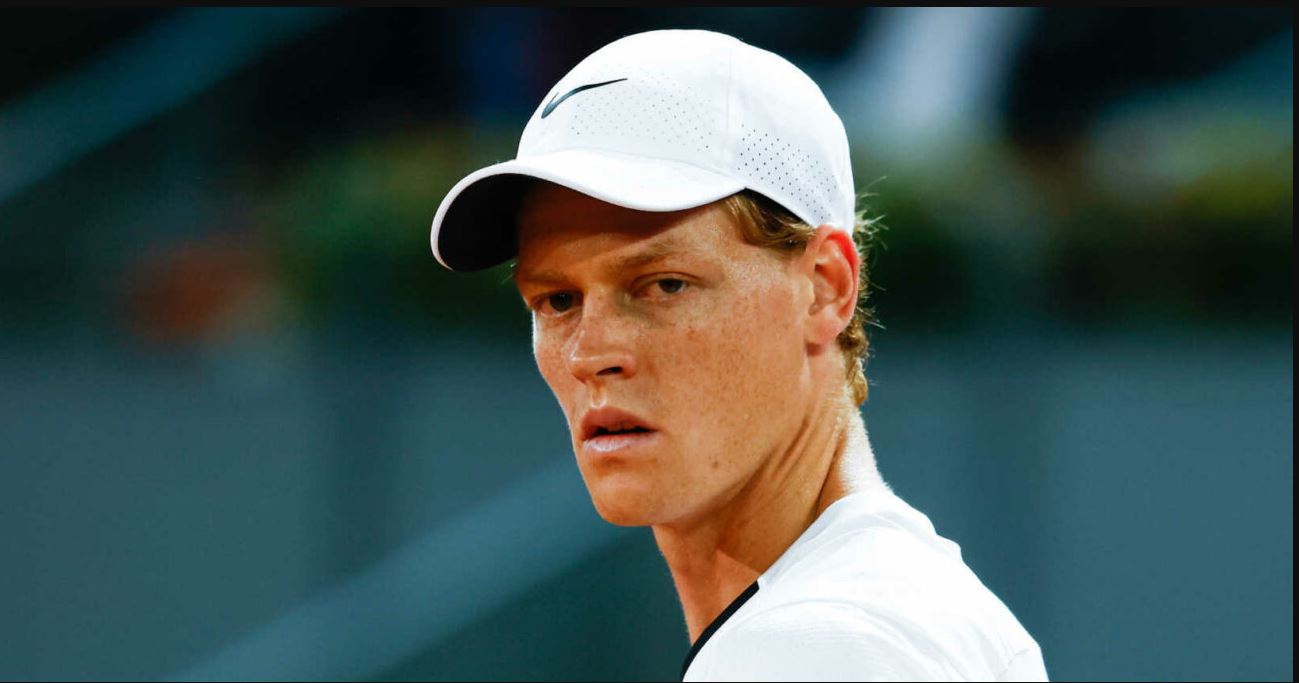 Tenis/ Sinner eleminohet nga turneu i Wimbledon, pas 4 orësh “betejë” Medvedev triumfon ndaj nr.1